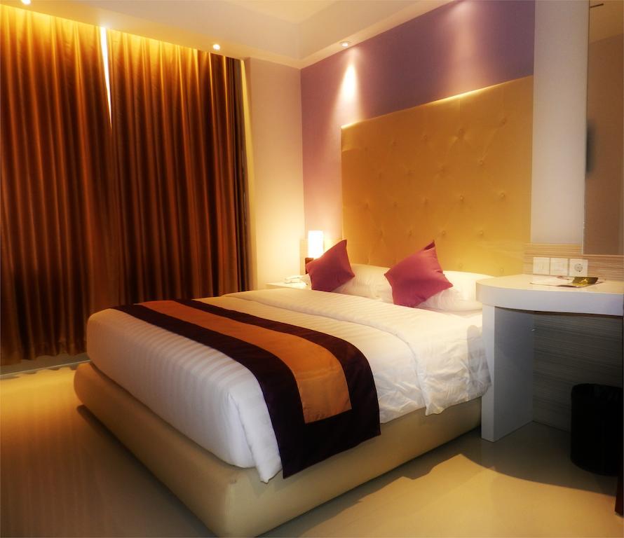 Salis Hotel Bandung Room photo
